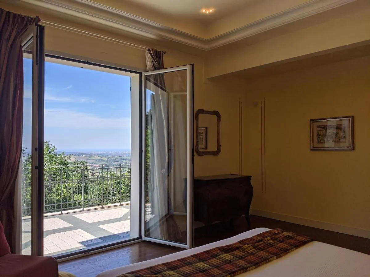 Villa Gauss Montescudo 0*,